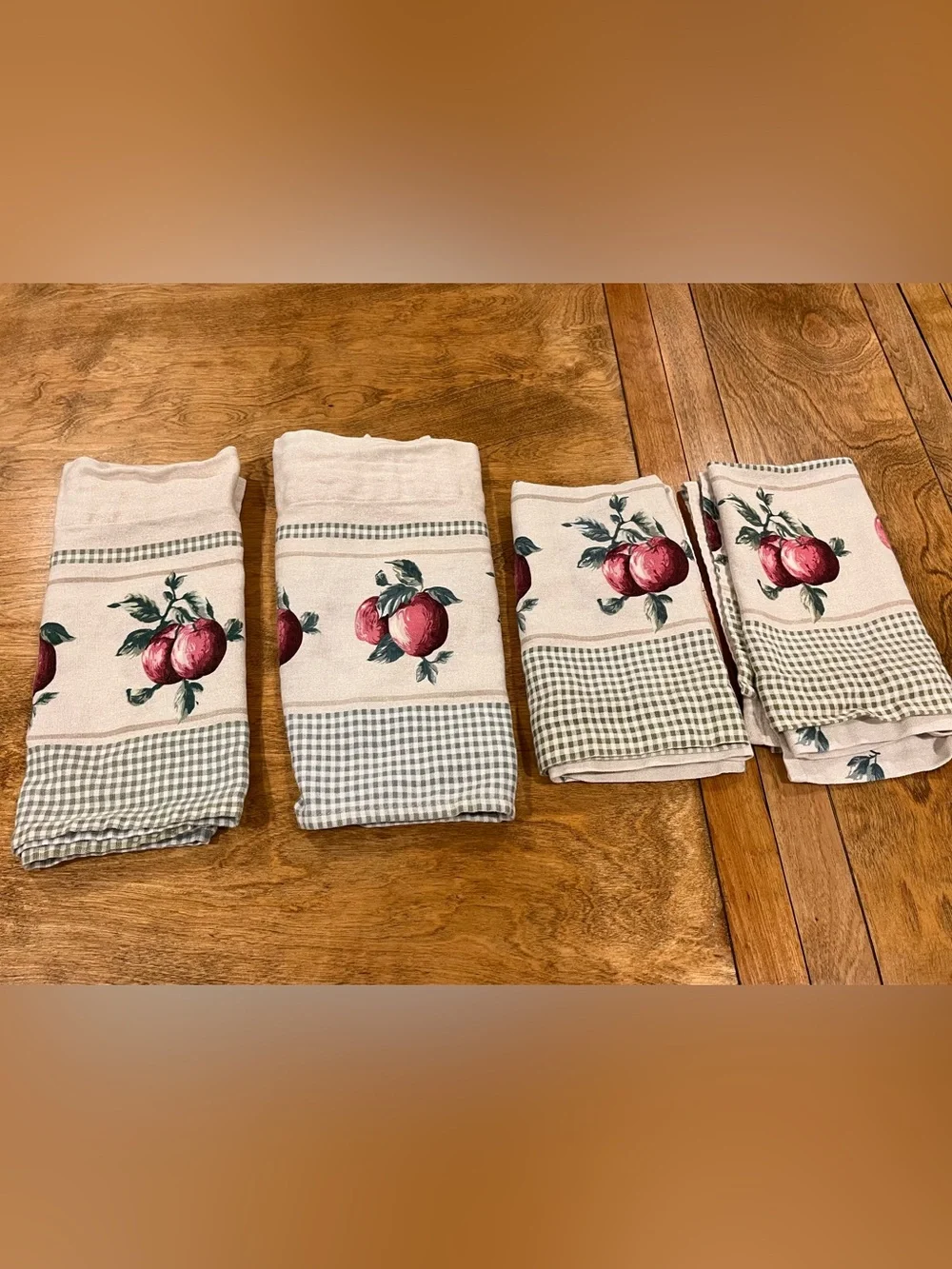 4 Piece 1990s Gingham Apple Curtain Set
